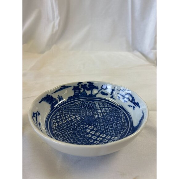 Vintage Blue & White Porcelain Bowl With Scenic Design 6" Diameter - Picture 1 of 2